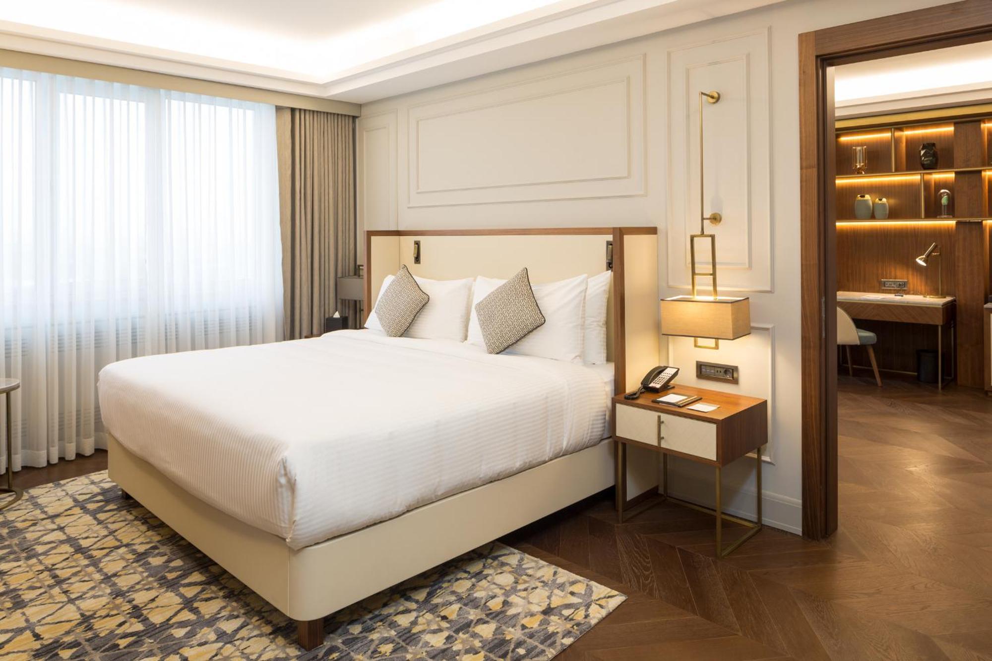 Sheraton Bishkek Exterior foto