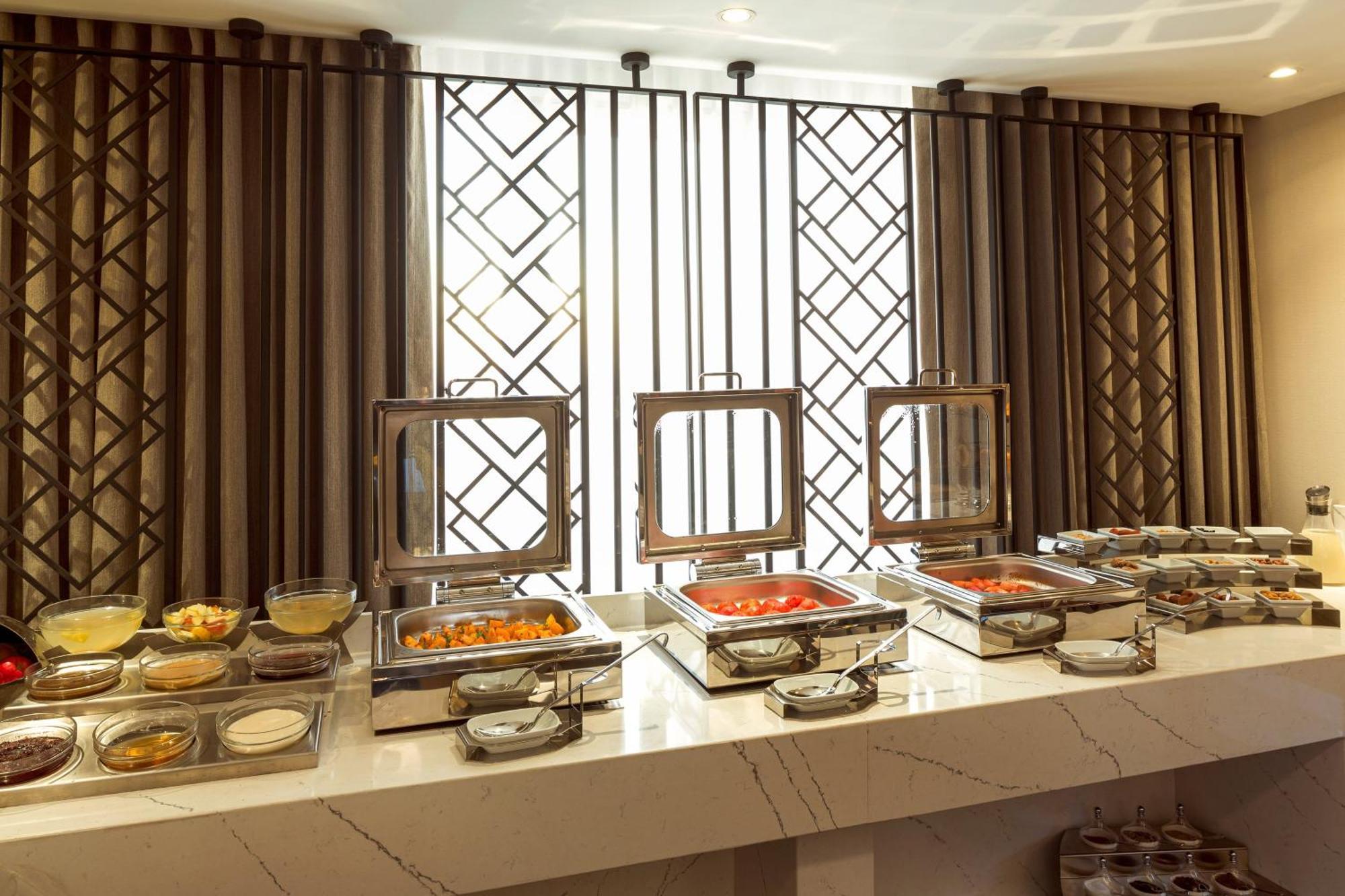 Sheraton Bishkek Exterior foto